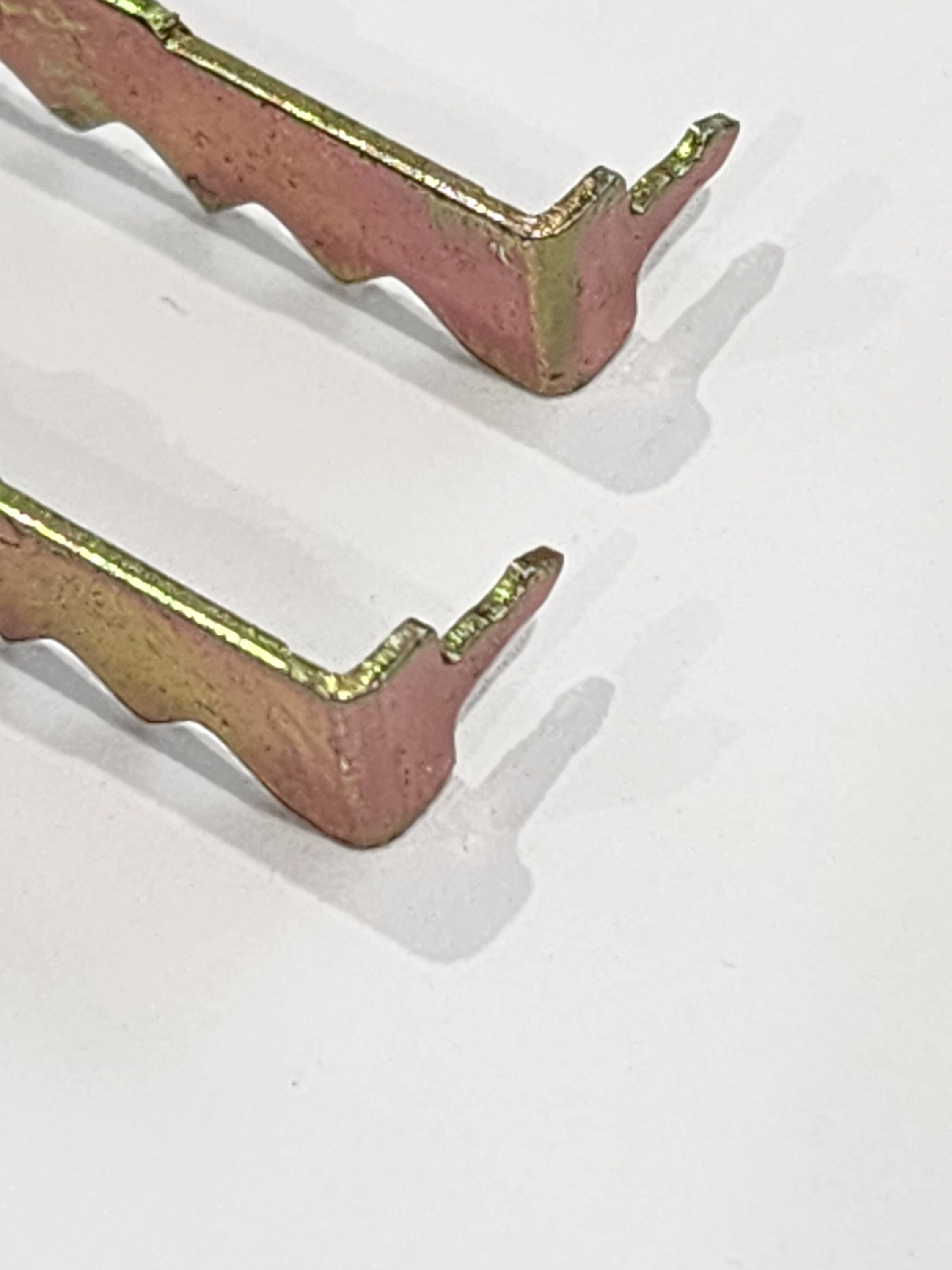 500, 1000 Nailess Sawtooth Picture Frame Hangers 1.75 Large, Brass