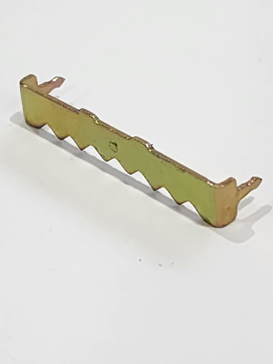 Nailess Sawtooth Picture Frame Hangers 1.75 Large, Brass Plated, No