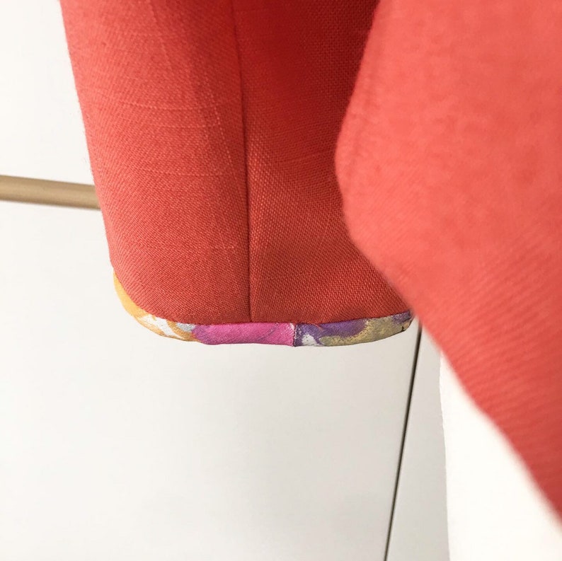Vintage 80s PETER BARRON salmon pink blazer with printed piping matching sewn in hankie and pearl buttons retro statement blazer in coral