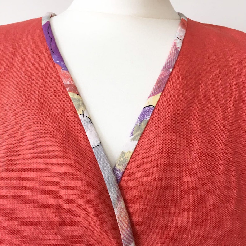 Vintage 80s PETER BARRON salmon pink blazer with printed piping matching sewn in hankie and pearl buttons retro statement blazer in coral