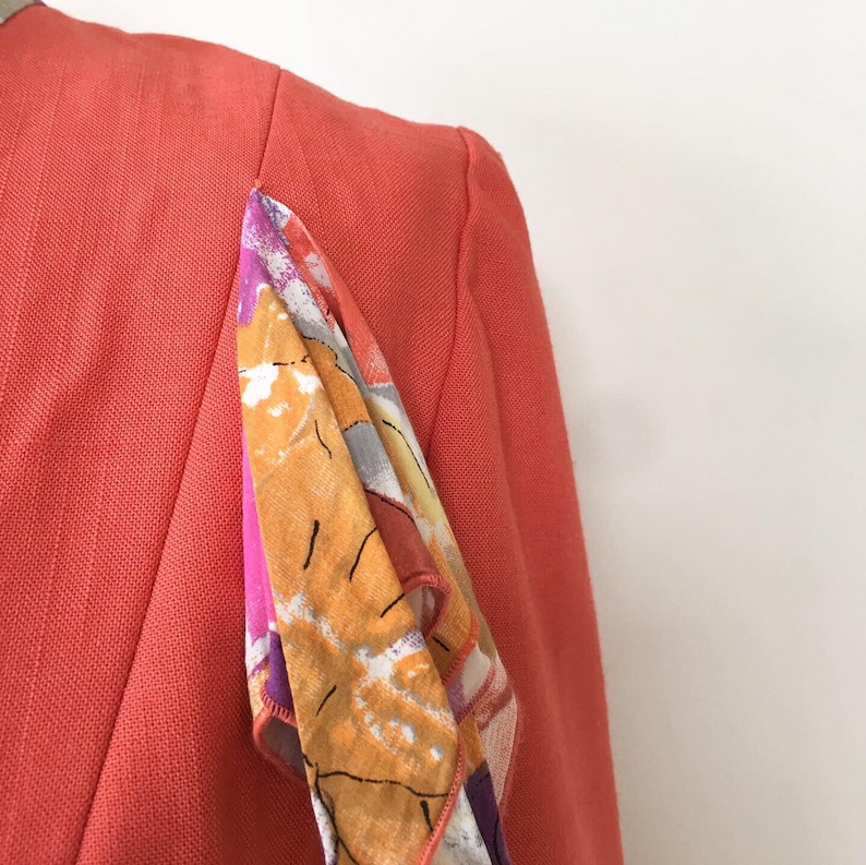Vintage 80s PETER BARRON salmon pink blazer with printed piping matching sewn in hankie and pearl buttons retro statement blazer in coral