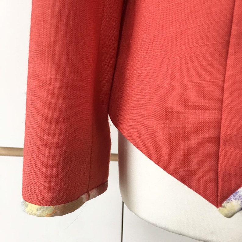 Vintage 80s PETER BARRON salmon pink blazer with printed piping matching sewn in hankie and pearl buttons retro statement blazer in coral