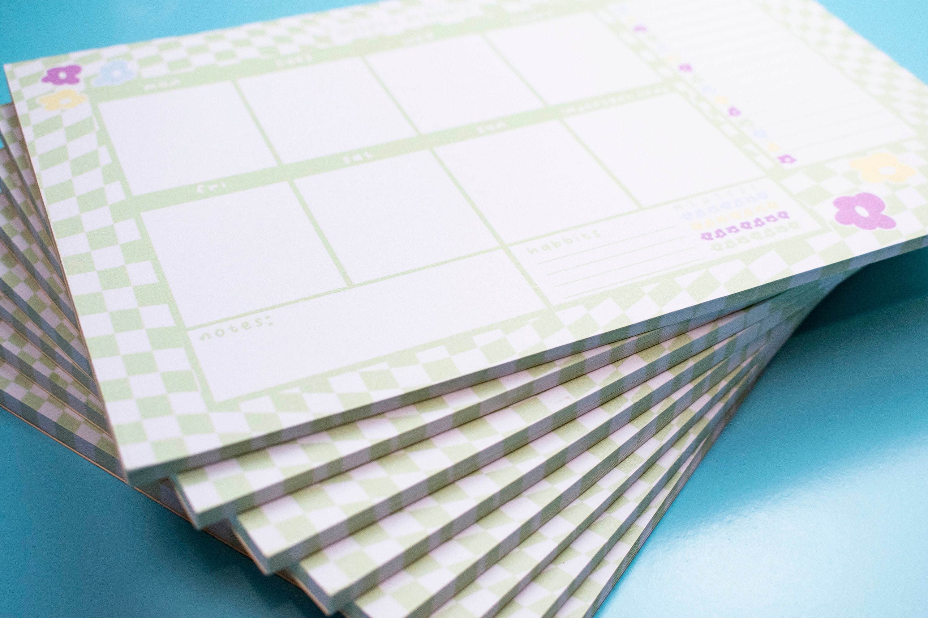 90s Wavy Checkered Pattern Weekly Planner Pad W/ Habit Tracker, A5 ...