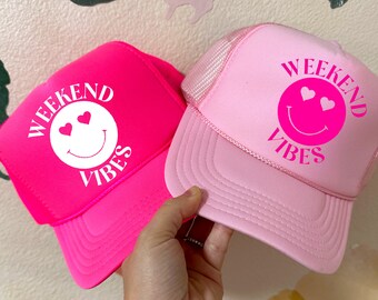 Smiley Face Trucker Hat: Weekend Vibes, Retro 90s Style