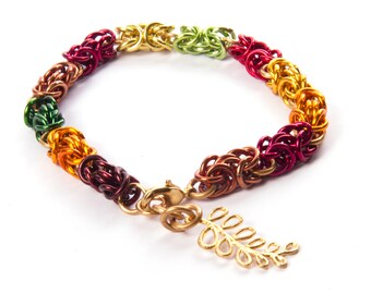 Autumn Byzantine Chainmail Bracelet / Brass Leaf Charm / Fall Chainmaille / Leaf Colour / Seasonal Autumnal Jewellery / Holiday Fashion