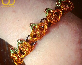 Pumpkin Bracelet / Chainmail Bracelet / Halloween Jewellery / Fall Jewelry / Autumn Fashion / Orange / Spooky Bracelet