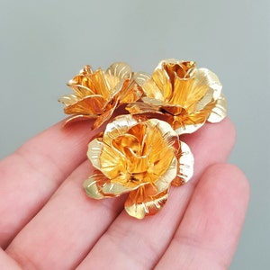 4/8/16 x Gold Plated Rose Flowers, 30mm Gold Plated 3D Rose Beads, by Jewellery Making Supplies London ( JMSLondonCo ) .