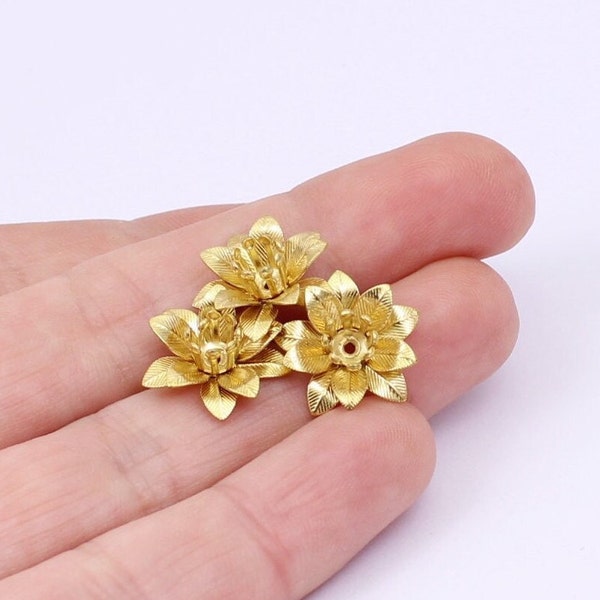10/20 x Small Metal Flowers, 16mm Raw Brass 3D Flower Shaped Beads, by Jewellery Making Supplies London ( JMSLondonCo )