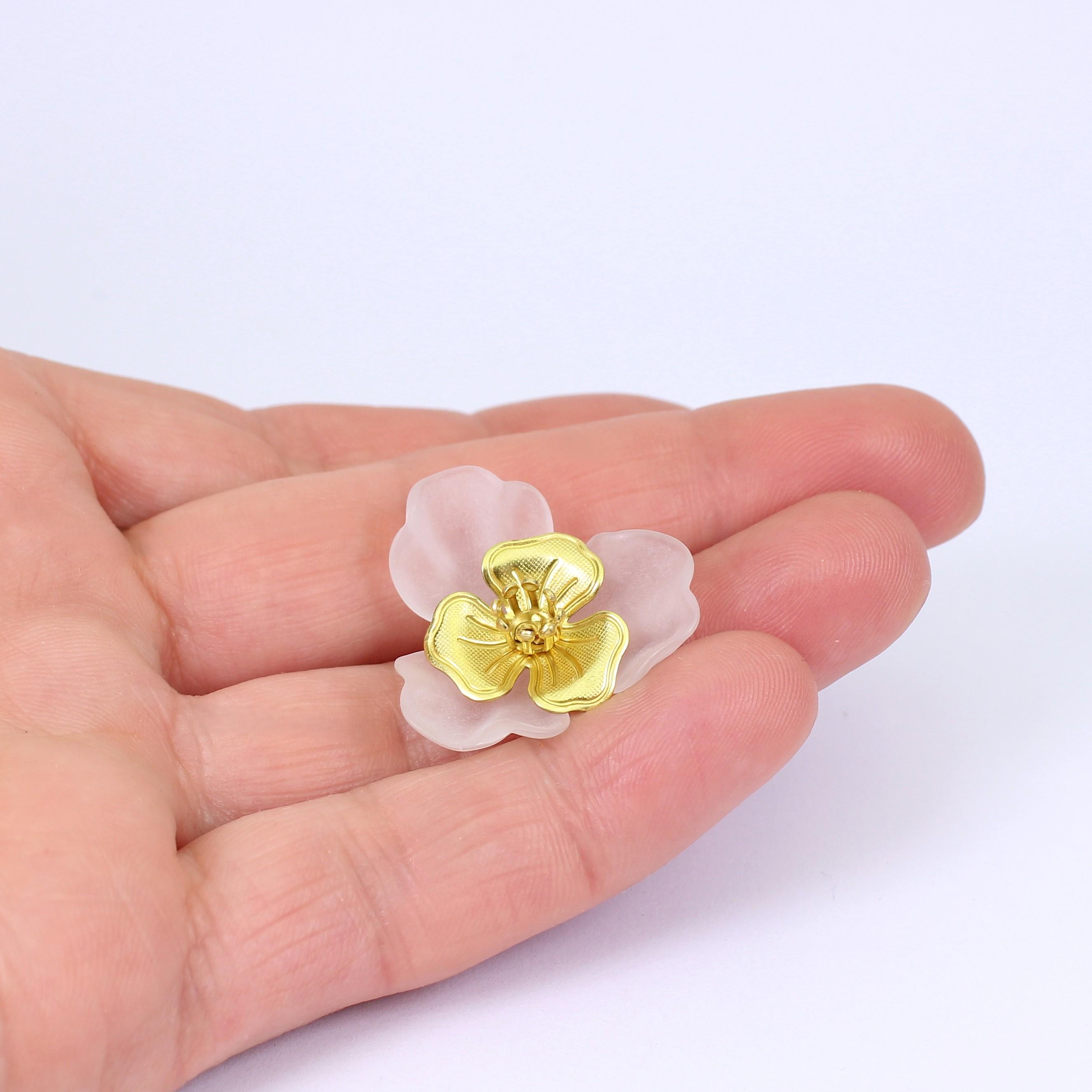 20 x 白い花の形をしたビーズ、3 つの花びらの半透明の白いアクリルの 
