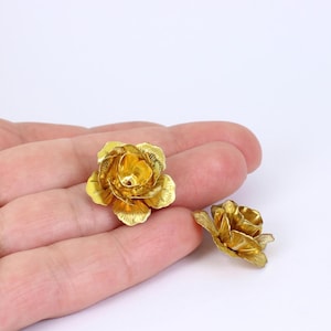 4/8 x Raw Brass 3D Rose Flower Shaped Beads, 22mm Diameter, by Jewellery Making Supplies London ( JMSLondonCo )