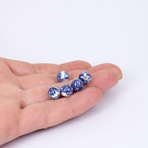 10 x Ceramic Beads with Blue Flower Pattern, 8mm Round, by Jewellery Making Supplies London ( JMSLondonCo )