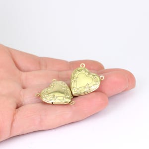 2/4/8 x Herz Foto Medaillon Stecker Charms, Vintage Jugendstil, drei Schleifen, Messing, by JMSLondonCo.