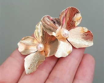 2/4/8 x Große Vergoldete Blumen Cabochons mit Faux Pearl Centro, 45 mm x 41 mm, von Jewellery machen Lieferungen London ( JMSLondonCo )