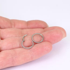 1 x Pair of Stainless Steel Hinged Segment Clicker Hoops, Twisted Band, 12mm,  by JMSLondonCo