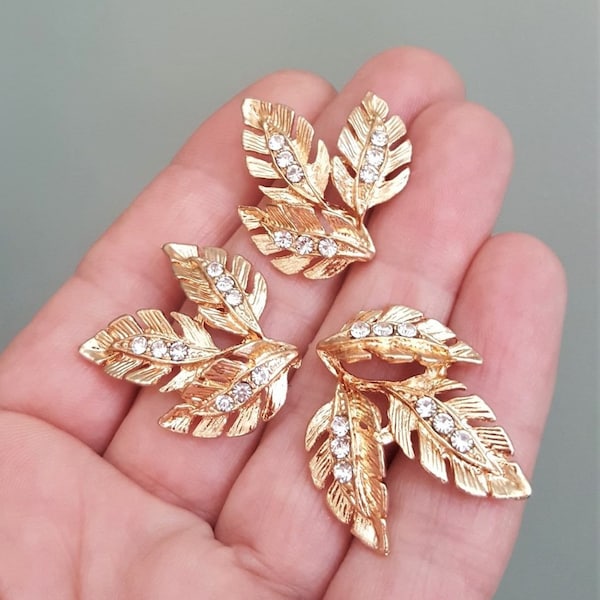 2/4/8/16 x Antique Gold Plated Rhinestone Triple Leaf Cabochons, Vintage Look Leaf Embellishments, 30mm x 26mm, by JMSLondonCo.