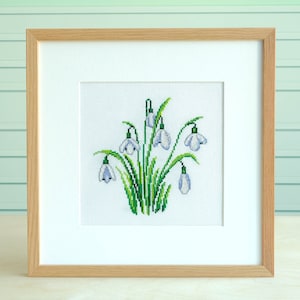 Sneeuwklokjes kruissteekpatroon pdf, witte bloemen bloemen lente telpatroon, direct downloaden