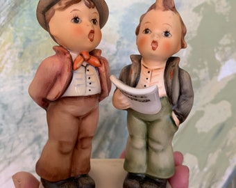 Vintage 1983 Goebel Hummel # 130 Caroling Boys Figurine W Germany/ Porzellan Goebel W. Germany Christmas Singing Boys Figur