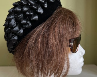 Vintage 50-60s Kathy of Dallas Women’s Hat Raffia on Net Made in USA/ Mid Century Lady’s Black Pill Hat