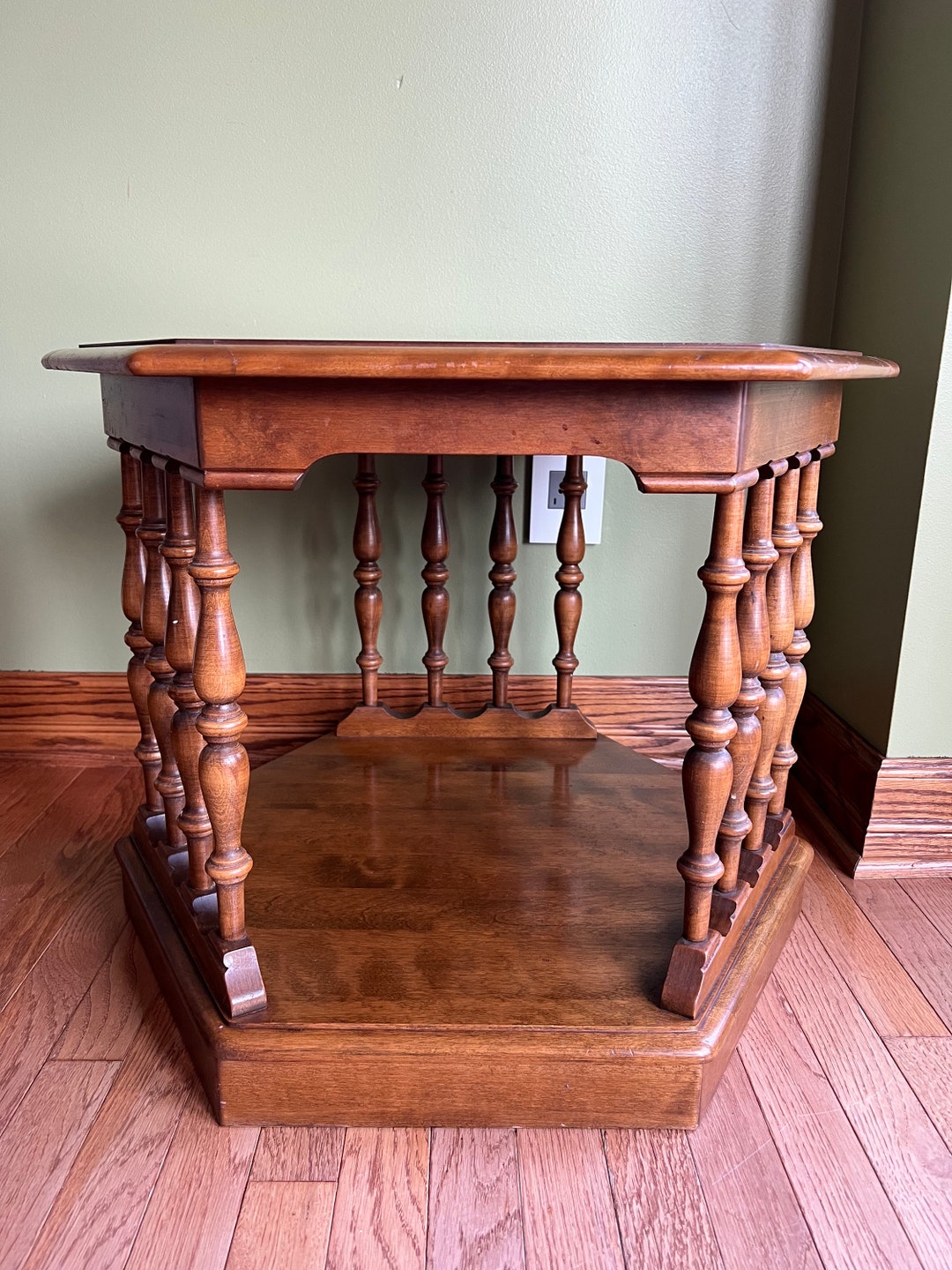 1980 Ethan Allen Solid Wood Table/ethan Allen American Traditional