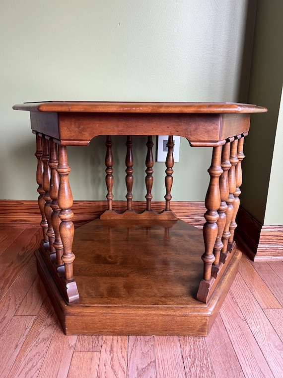 1980 Ethan Allen Solid Wood Table ethan Allen American Traditional