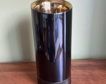 Balde de champanhe Moët & Chandon feito na França, projetado por Jean-Marc Gady/Cofre de champanhe preto e dourado por Jean-Marc Gady para Moët & Chandon