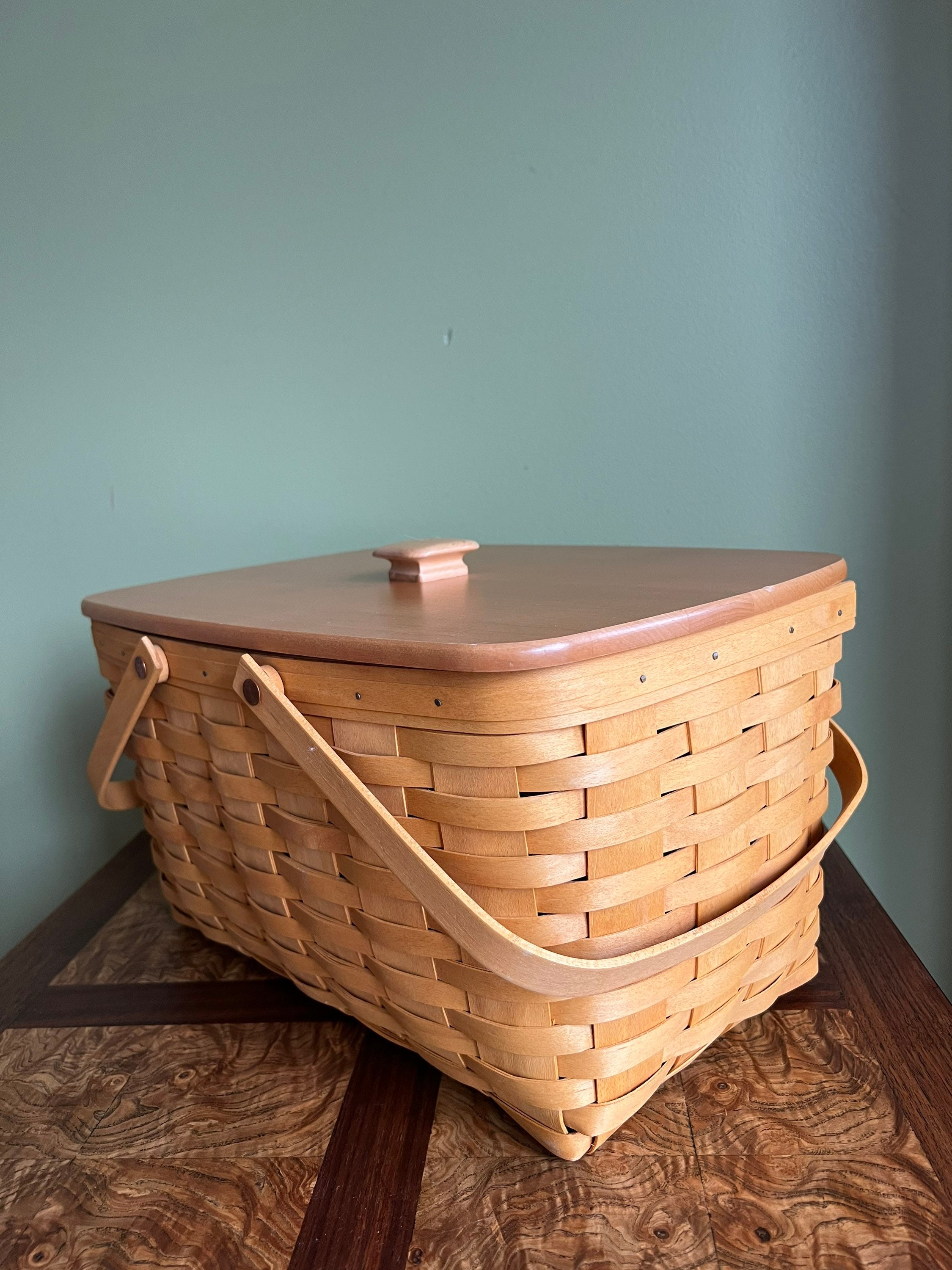 longaberger バスケット Vintage Longaberger Basket Signed/ 2002 Longaberger Basket With