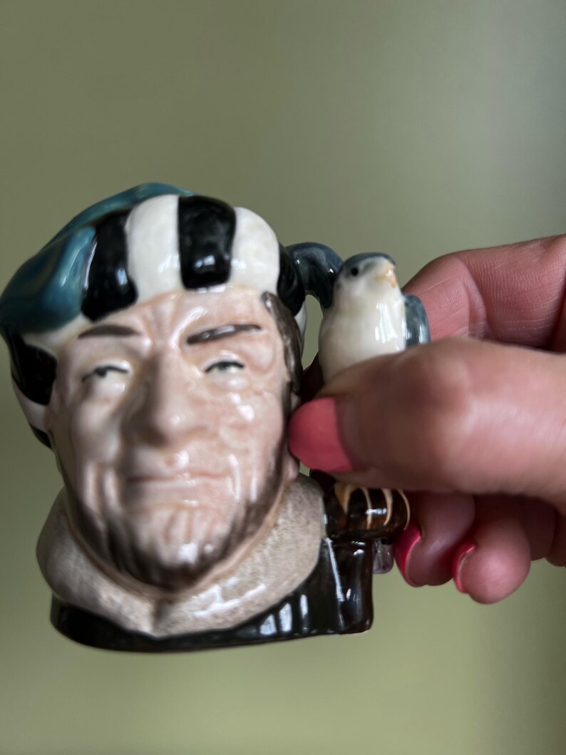 Vintage porslin Falconern av Royal Doulton liten mugg tillverkad i England/ROYAL DOULTON karaktär Toby jug Falconer miniatyr D6547 bild 8