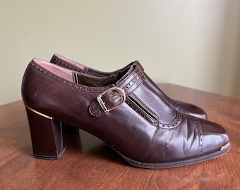 Scarpe vintage da donna Saks Fifth Avenue Fenton Last con finiture in metallo dorato misura 7,5