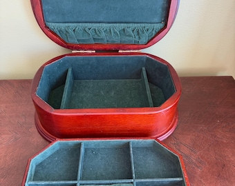 Vintage Wood Jewelry Box Flip Open Top Fleur de Lis Decor Removable Tray Rings Holder Necklace & Chain Holder Green Velvet Lining