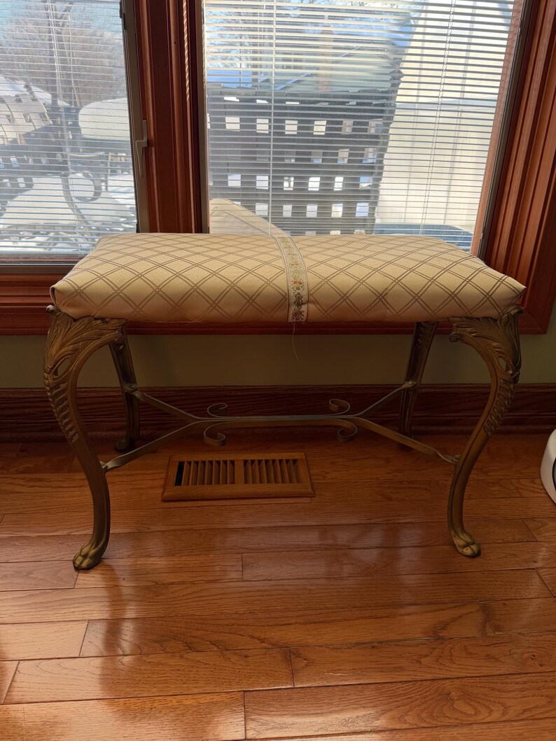 Antique Gold Gilted Cast Iron Bench with Claw foot and Fabric Top/ Italian inspired Antique Vanity Bench/Antique Window Seat/Hallway Bench immagine 6