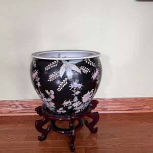 Vintage 1980s Chinoisery Black Stoneware Pot Koi Fish Bowl -Femille Rose-Made in China/X-Large Floor Plant Cover/Black Chinese Cachepot