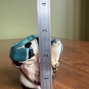 Vintage porslin Falconern av Royal Doulton liten mugg tillverkad i England/ROYAL DOULTON karaktär Toby jug Falconer miniatyr D6547 bild 9