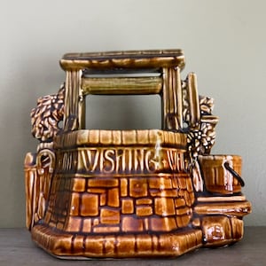 1940-50s McCoy Wishing Well Planter/ Collectible McCoy Pottery/ McCoy Pottery