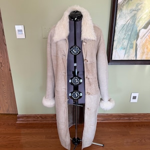 Vintage Natural Sheepskin Shearling Coat made in Great Britain/Women’s Long Shearling Coat/English natural Shearling coat sz.M