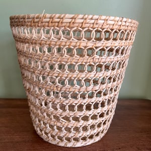 Vintage Wicker Wastebasket/Boho Wicker Trash Basket/MCM Rattan Wastebasket/Rattan Trash Bin/Hand Woven Wicker Wastebasket