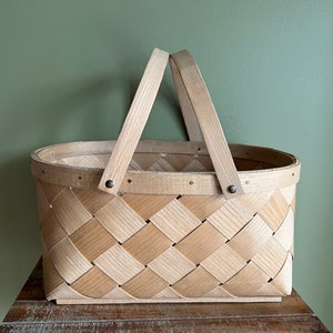 Vintage BASKETVILLE Basket/Oak Woven Basketville Putney Vermont Picnic Basket /Market Basket with Top Handles/Mushroom Basket