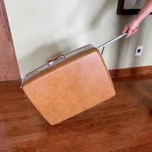 Vintage Samsonite Hard Shell Train Carryon Luggage-Wheels-Chrome Trim-Linen Lining/Samsonite Silhouette 1980's Toffee Hard Case with Key