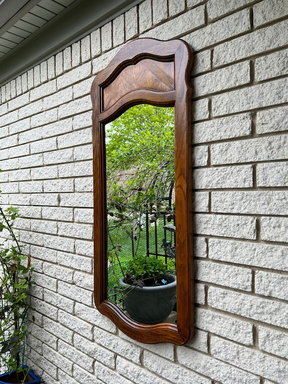 Specchio da parete con cornice in legno alto vintage/grande