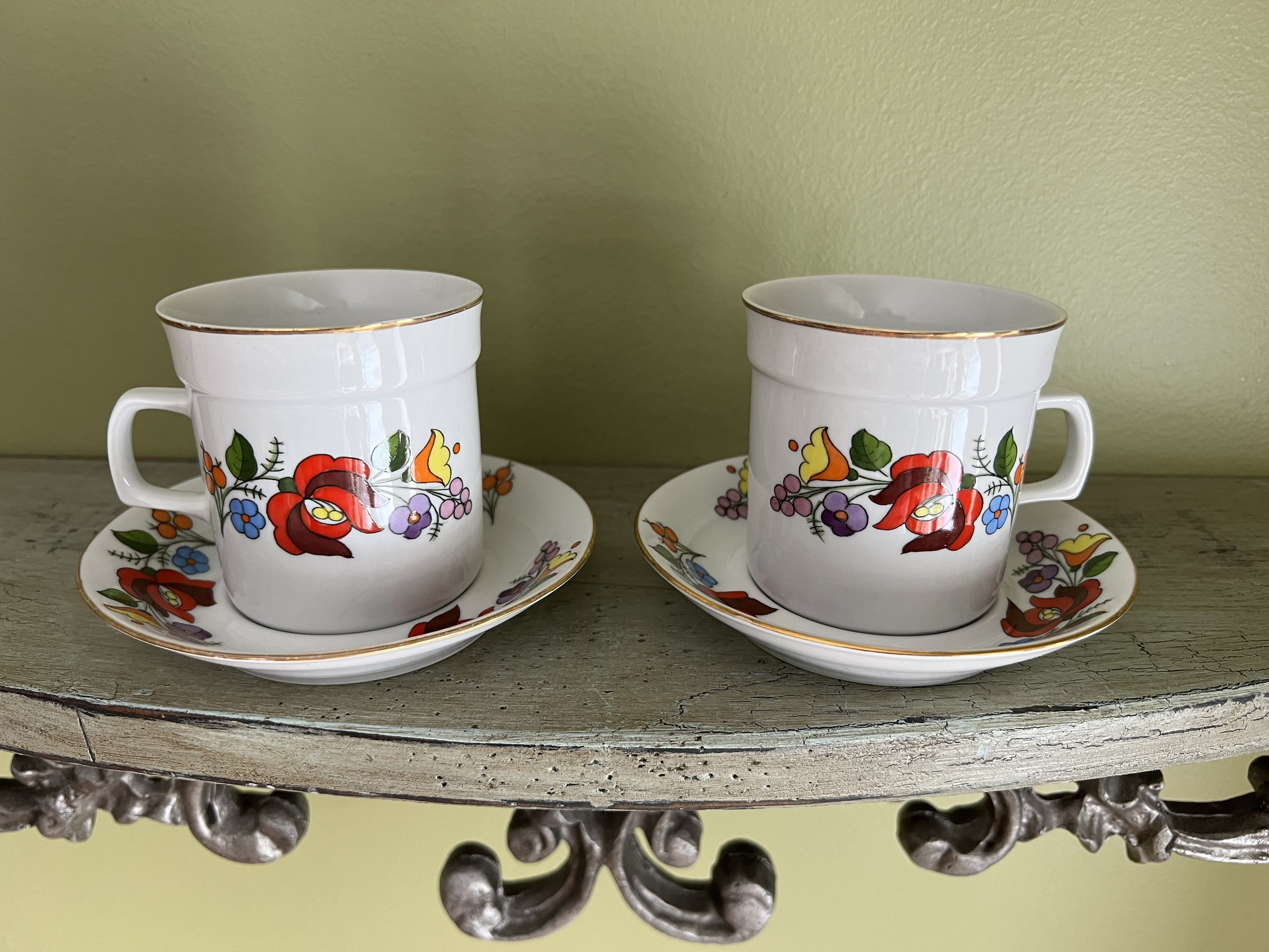 Vintage 1970s Kalocsa Hungary Porcelain Tea Cups and Saucers/ Etsy Canada