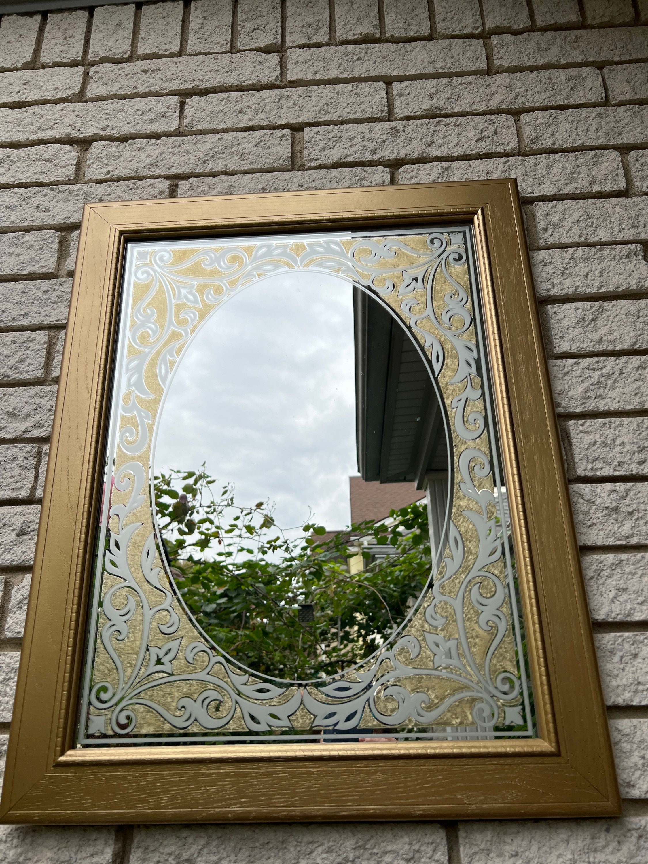 80年代のヴィンテージ、ゴールドとホワイトのフロストフローラル装飾が  