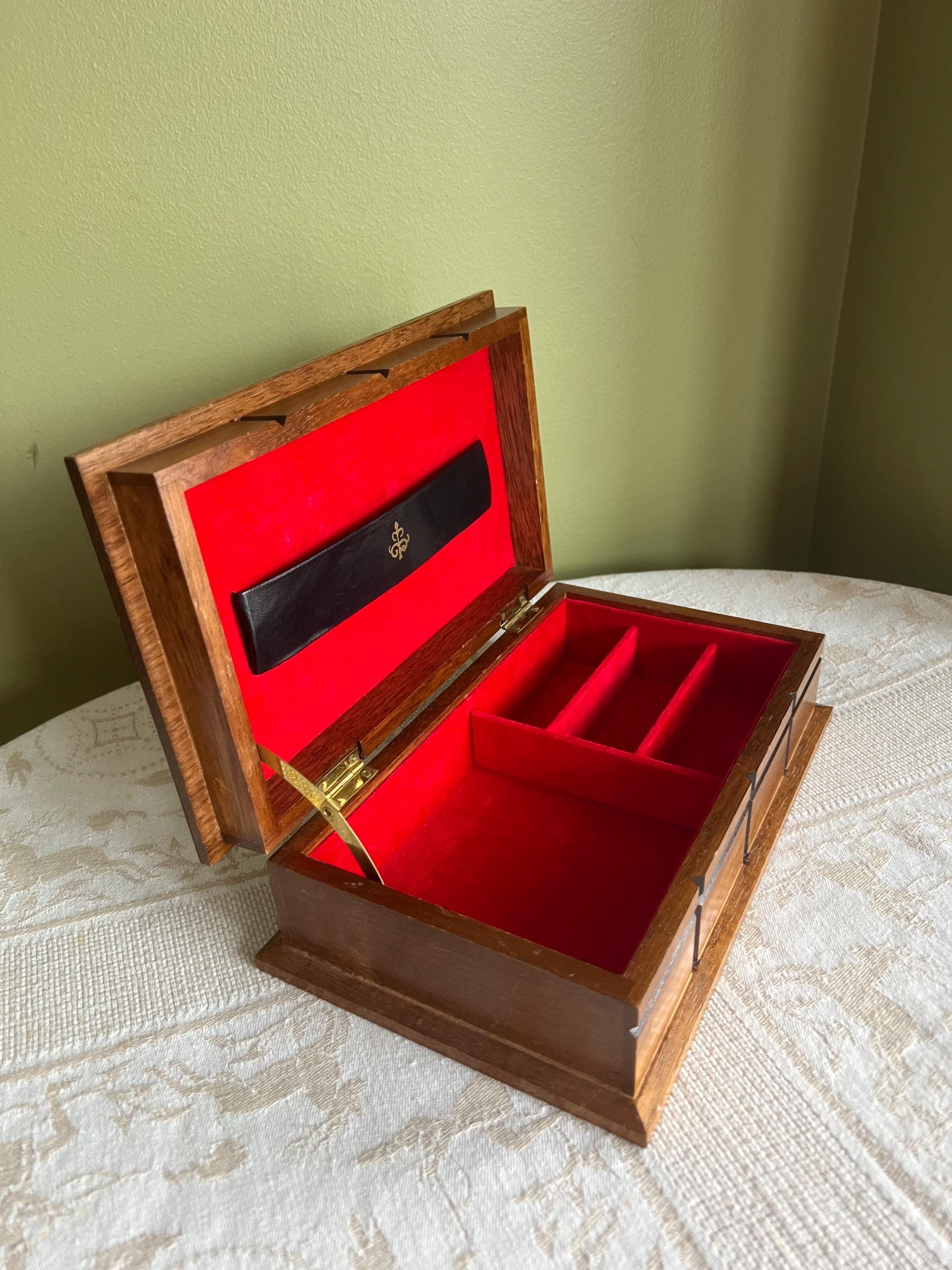 メゾンドリーファー　アクセサリーケース　美品 MCM Wooden Jewelry Case Red Velvet Lining Made in Japan