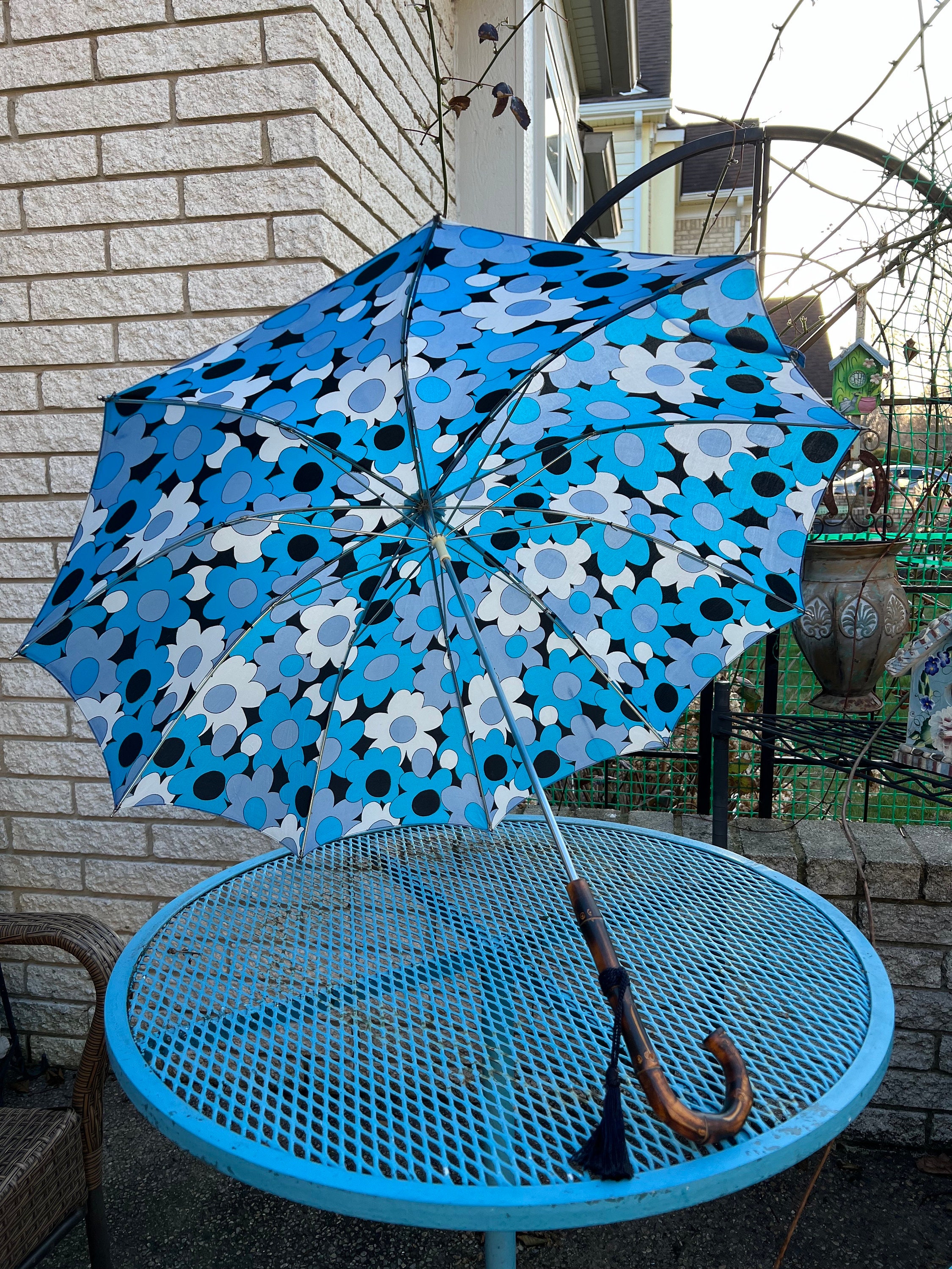 MCM Umbrella with Bent Bamboo Holder/Blue Flower Power Umbrella/Vintage Ladies Umbrella/