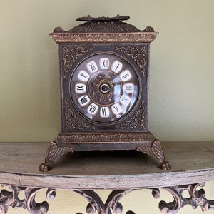 Vintage Brass Mantel Clock With Convex Glass and Sides Angels Face Made in Italy/Battery Operated