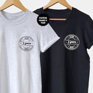 Aangepaste verjaardag shirts, verjaardagscadeau voor man vrouw, paren bijpassende T-shirts, 1e huwelijksverjaardag cadeau voor paar hem en haar