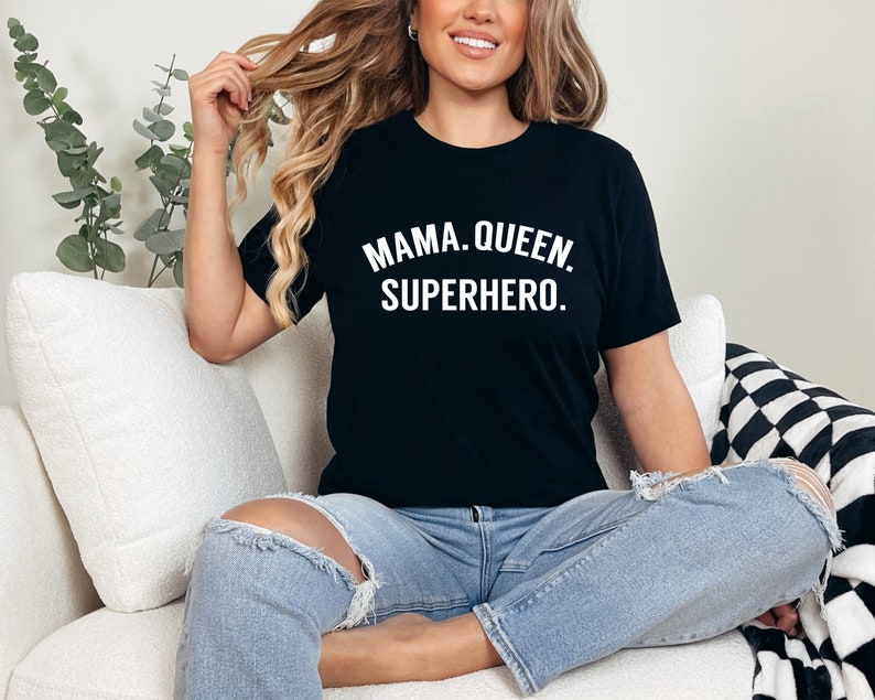 TShirt Mama Queen Superhero / Mothers Day Gift / Mom T Shirt / Muttertag Geschenk / Womens Clothing Black