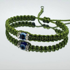 Evil eye amulet bracelet, beautiful green string evil eye bracelet, evil eye wristband, evil eye protection, good luck charm, adjustable