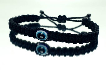 Evil eye amulet, evil eye braided bracelet, black string wristband with an evil eye for protection, adjustable for man & Woman