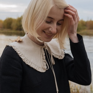 Detachable ruffle Peter Pan collar, removable bib linen collar, Dark academia clothing