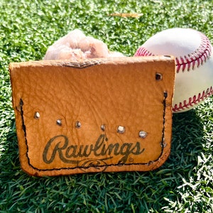 Cartera plegable con guante de béisbol reutilizado