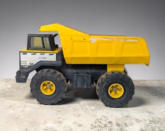 1970-talets Tonka 768 Mighty Dump Truck – Vintage pressad metallbyggleksak